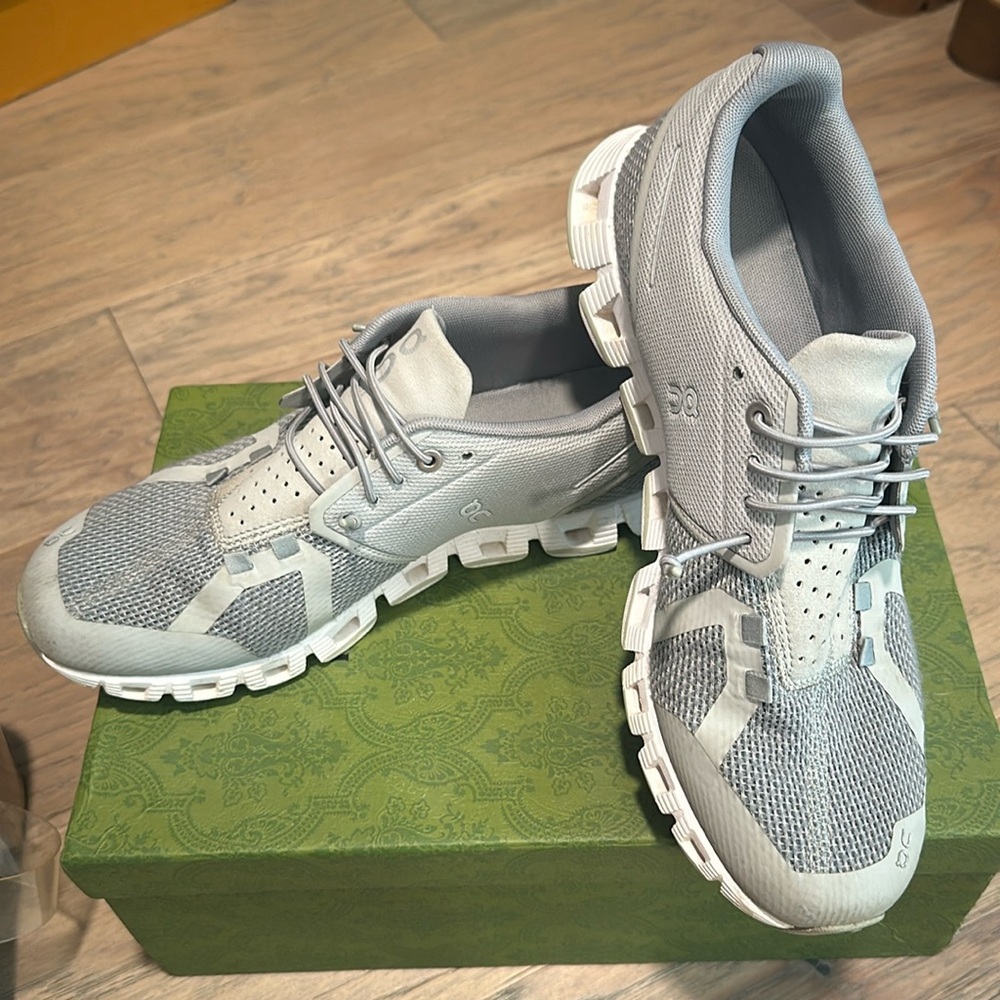 Gray On cloud running shoe